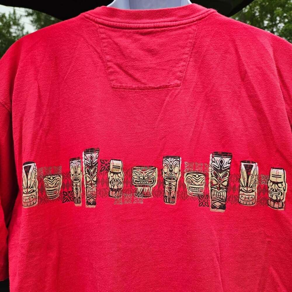 Speedo Graphic Tiki Print Crewneck T-Shirt Red